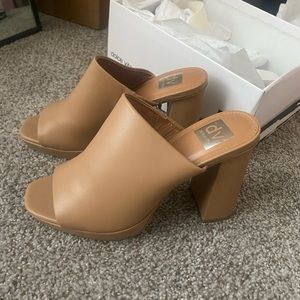 Dolce Vita brand new never worn tan/nude sandal mule size 8.5